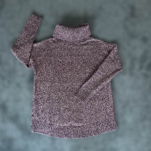EUC Old Navy Heathered Burgundy Turtle Neck Sweater (M) - Picture 2 of 8
